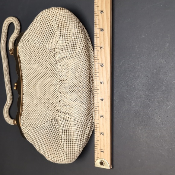 Vintage Whiting & Davis Ivory Mesh Evening Purse. - Picture 16 of 16